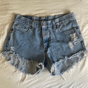 LEVI’s 505 Cutoff Jean Shorts